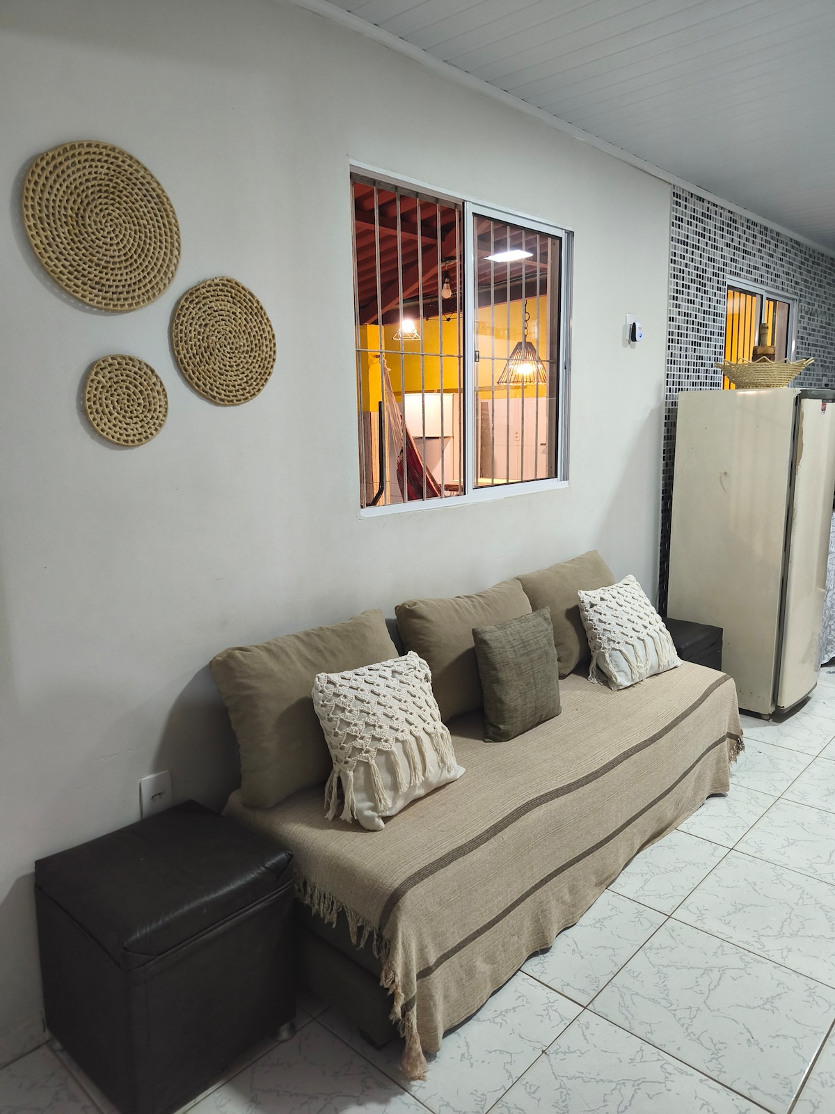 Top Airbnb: Hosting Me and Her em Lucena