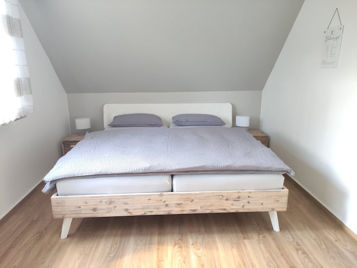 Spavaća soba s udobnim madracem