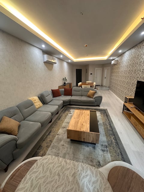 4 bedroom apartment in golden area