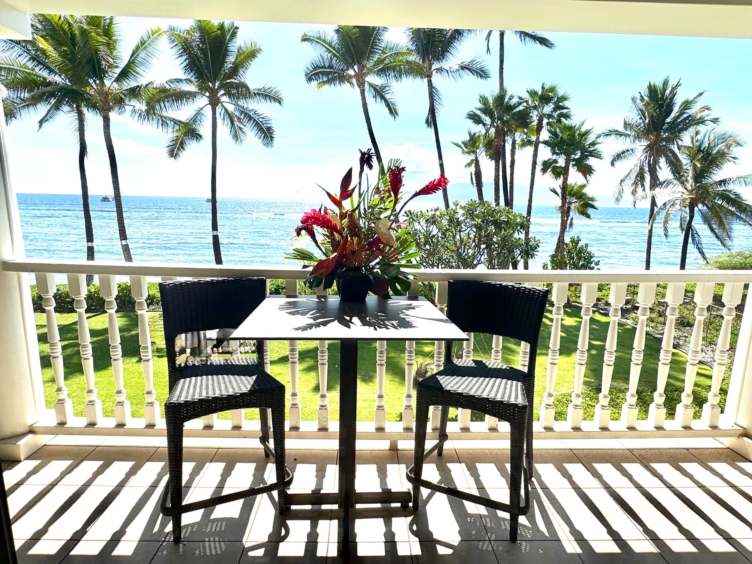 Lahaina Shores Beachfront OceanView TropicalEscape - Image 1