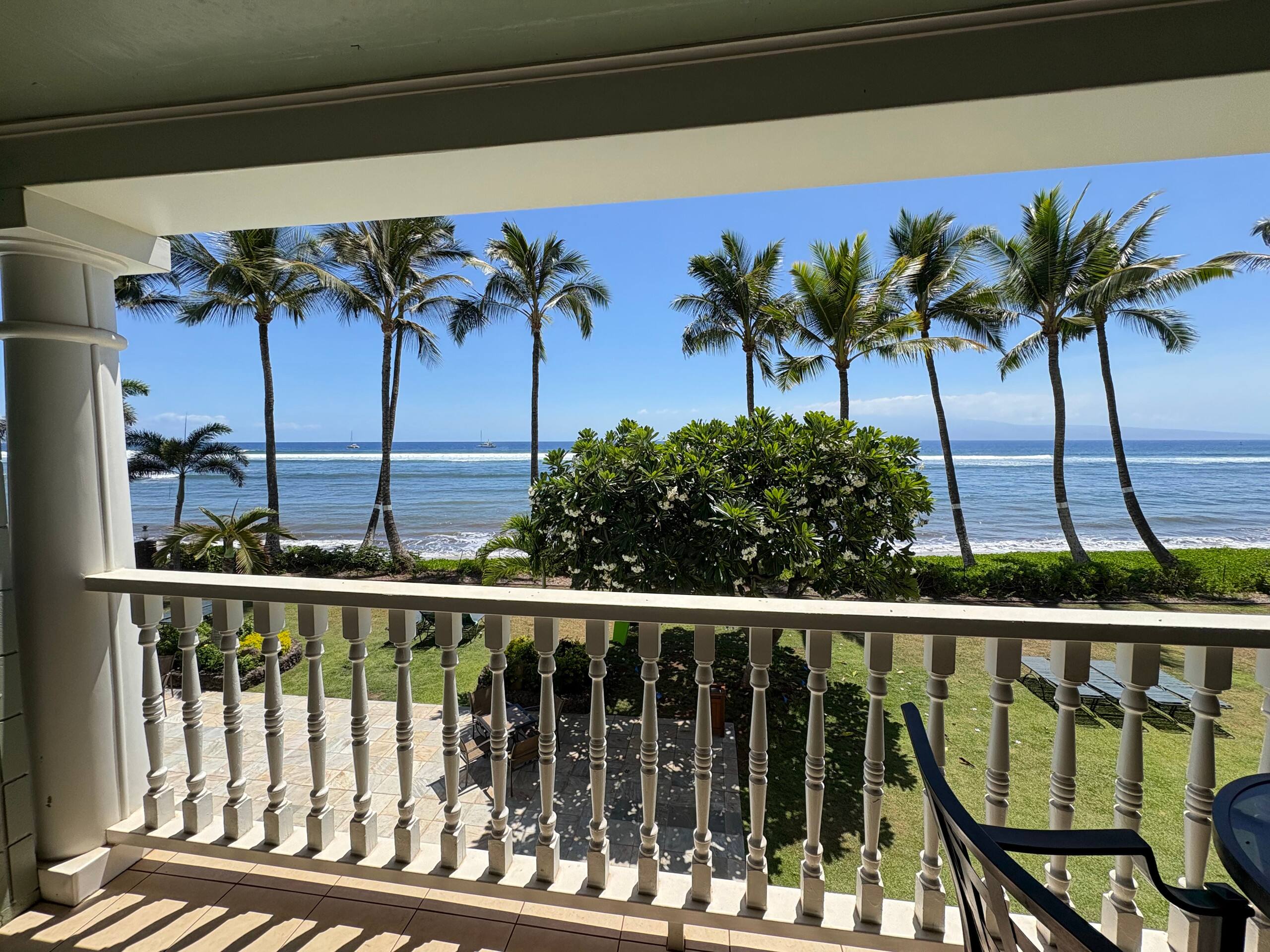Lahaina Shores Beachfront OceanView TropicalEscape - Image 28