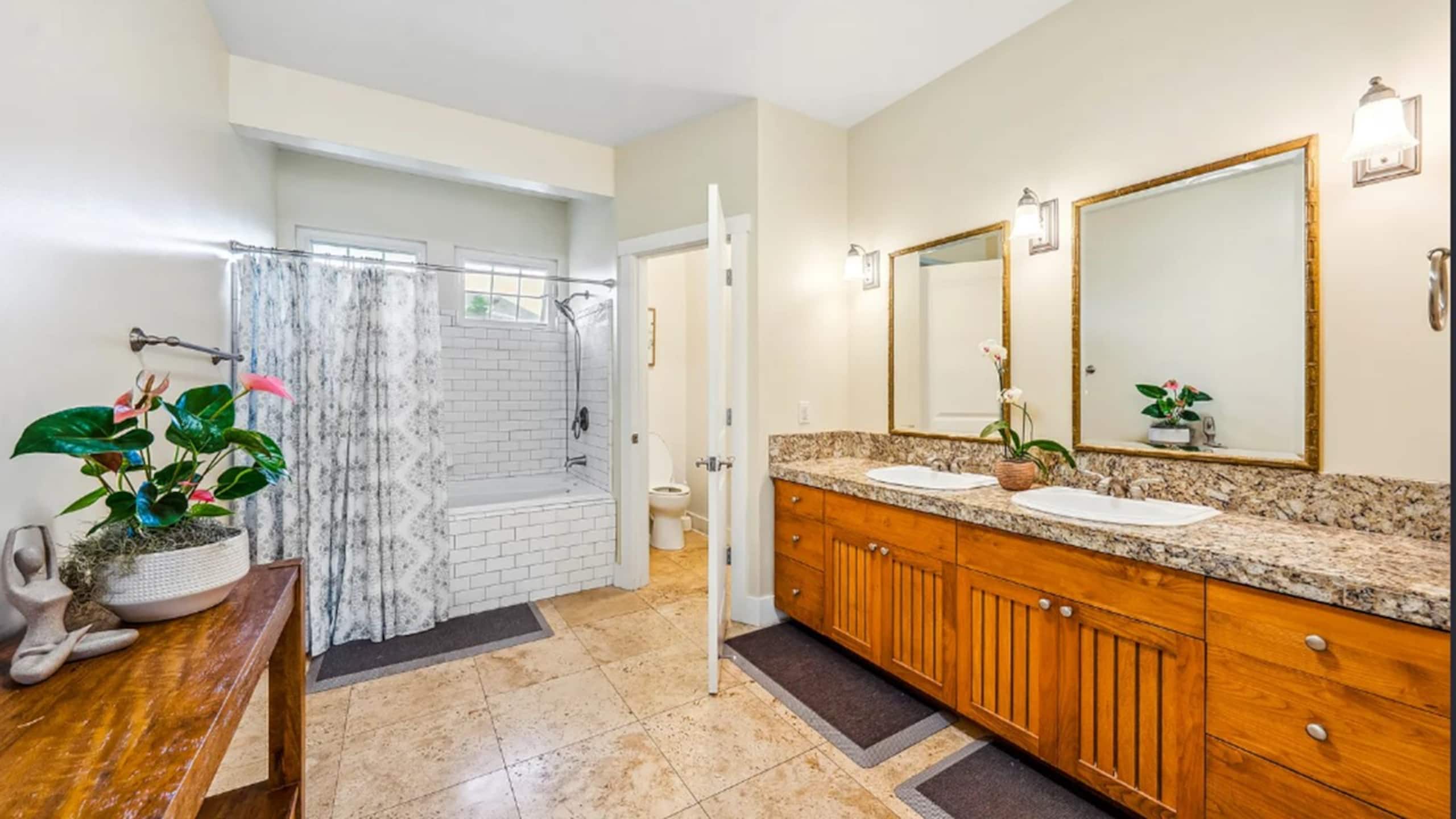Home in Princeville · ★5.0 · 2 bedrooms · 4 beds · 2 baths - Image 11