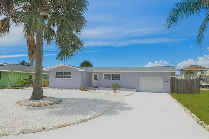 The Purple Mermaid! Canal Home, 3 Beds, 2 Baths. - 포르 마이어스 비치