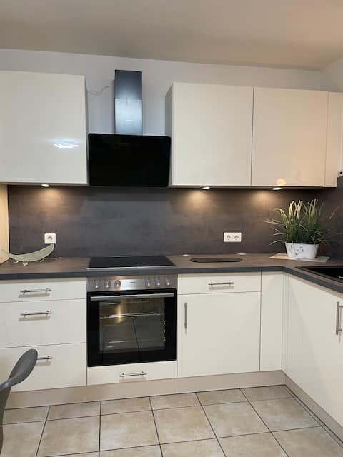Cozy, modern apartment near the S-Bahn and bus