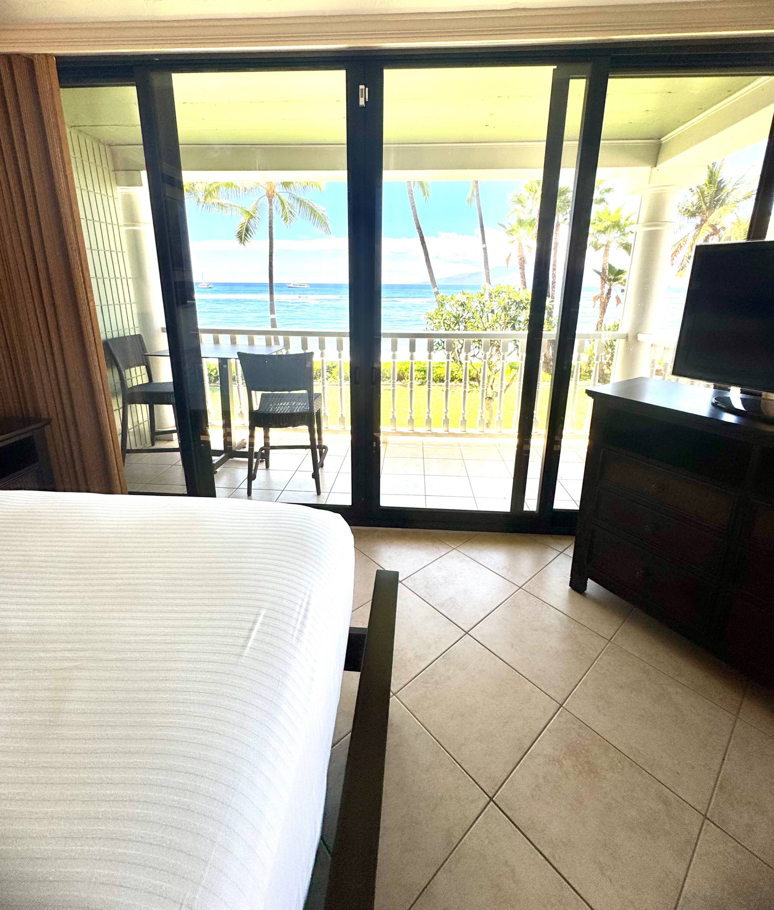 Lahaina Shores Luxe Beachfront Ocean View 2 Lanais - Image 9