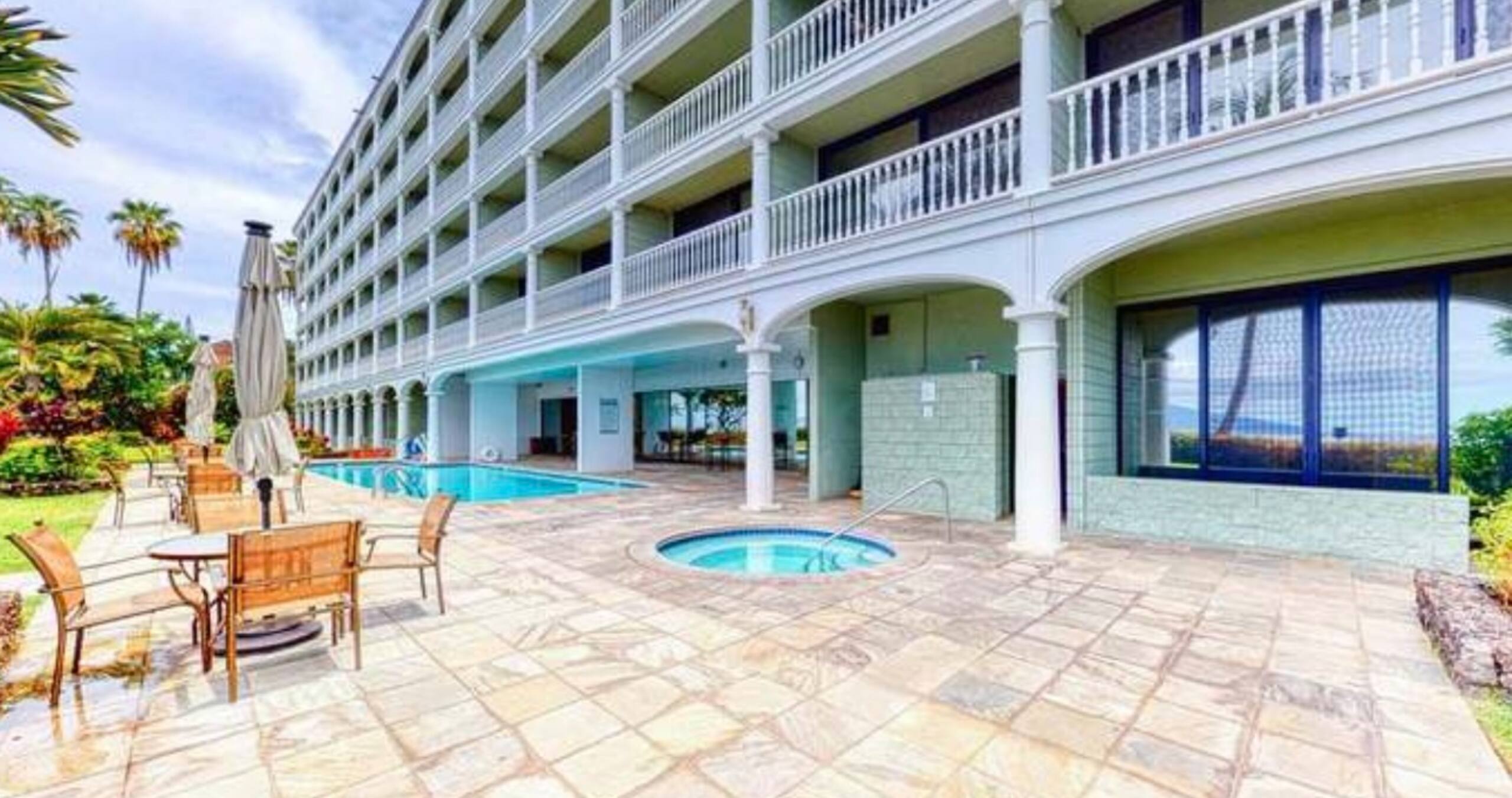 Lahaina Shores Luxe Beachfront Ocean View 2 Lanais - Image 32