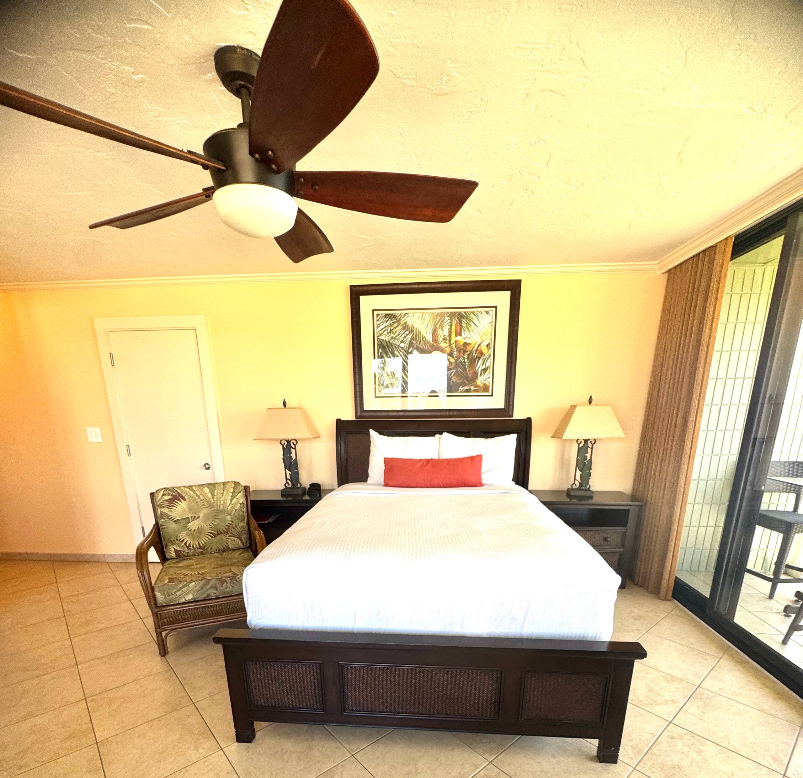Lahaina Shores Luxe Beachfront Ocean View 2 Lanais - Image 7