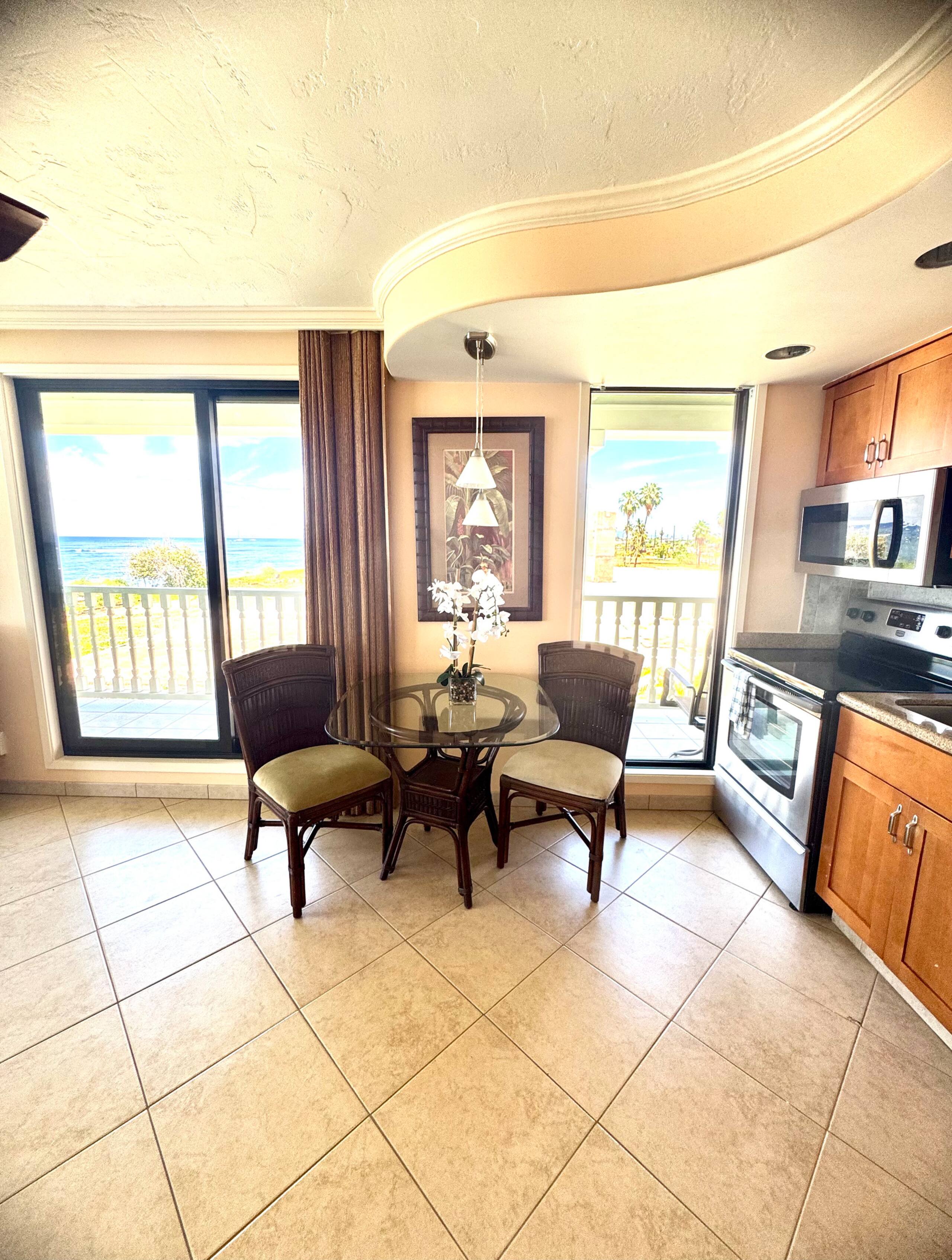 Lahaina Shores Luxe Beachfront Ocean View 2 Lanais - Image 2