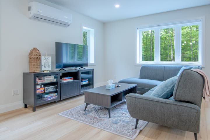 Modern Cottage | Sauna, Bocce, Firepit & Patio - Algonquin Provincial Park