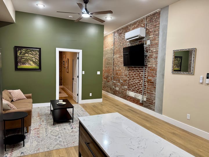Modern Boho Getaway · 1br Apartment · By Keenstays - Cape Girardeau, MO