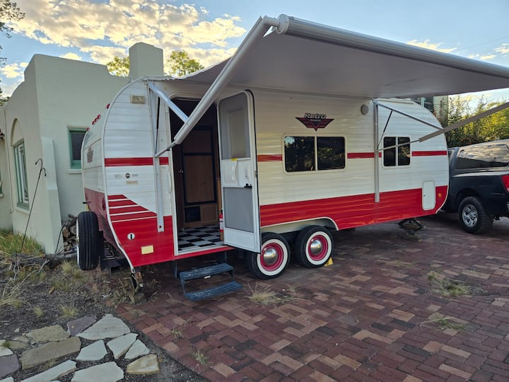 Campbell's Retro Rv Stays Onsite - Albuquerque, NM