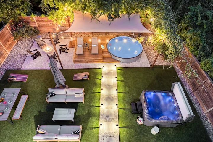 Luxury East Austin 6br | Pool, Hot Tub, Roofdeck - Austin, TX