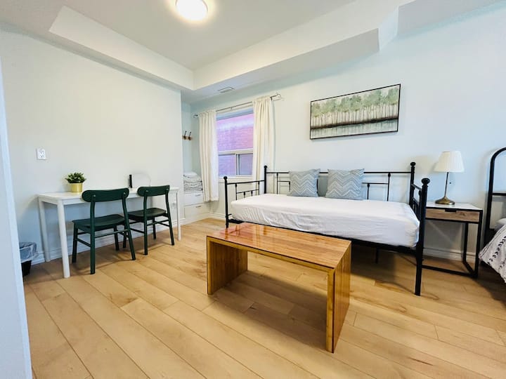 New Studio In House | Clean & Quiet |Easy Check-in - Toronto
