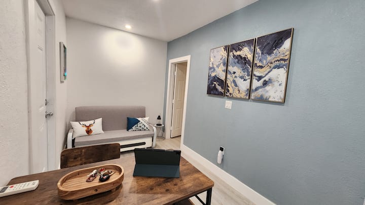 Blue Loft305 - Miami Gardens, FL
