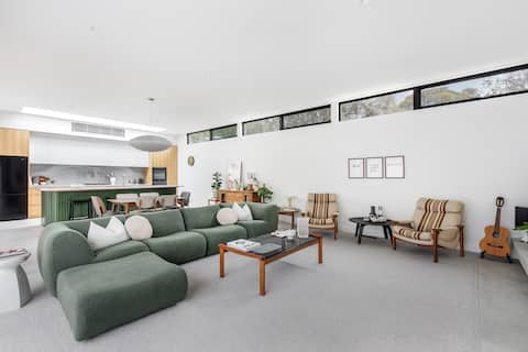 Pavilion Verde—Designer Retreat near Rosebud Beach