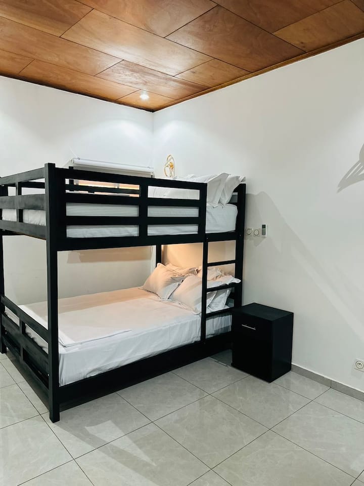 საძინებელი 4