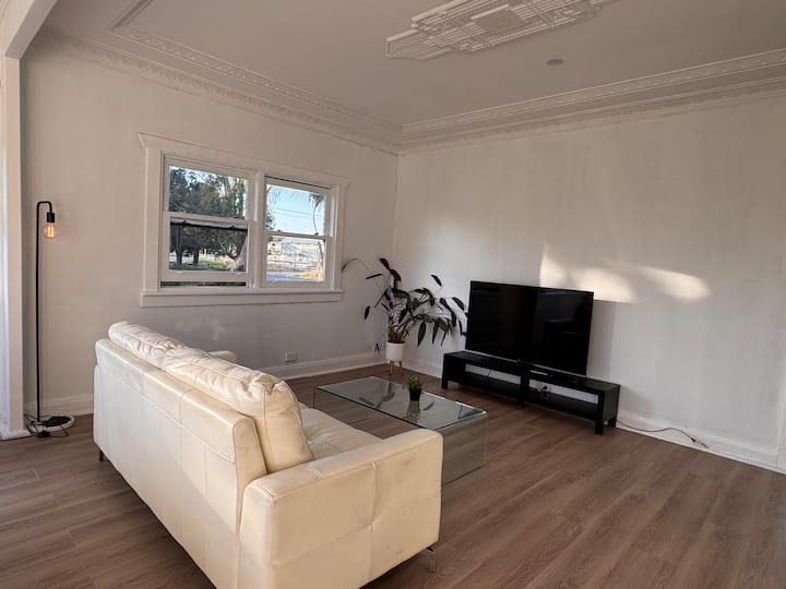 Two Bedroom In Mulgrave House | One Min To Station - Windsor