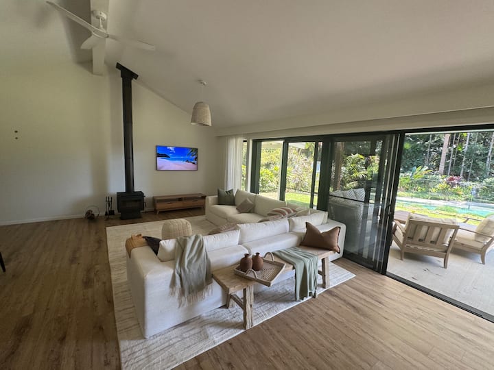 Noosa 4 Bed Resort Style House With Huge Pool - Cooroy