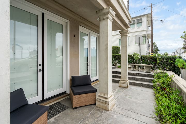 Ocean Views | Luxe 5br Mansion | Bikes & Elevator - ハモサビーチ, CA