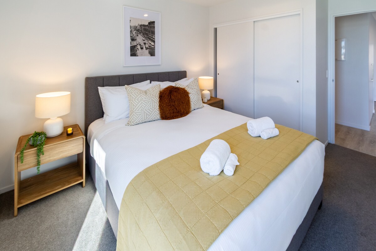 Двойно легло с чаршафи с хотелско качество и чисти кърпи