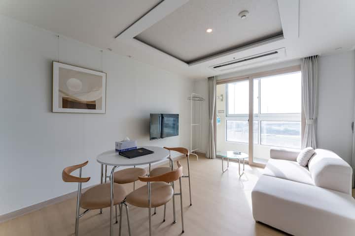 [짐보관 최대5인] 부산역 Ktx 3분 오션뷰 감성숙소 Marant #1-67 - Busan