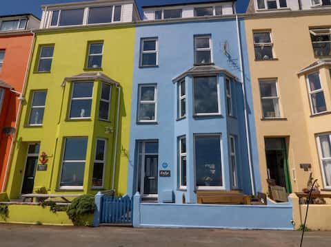 Top Airbnb: Enfys- A beautiful home by the sea…. in Criccieth