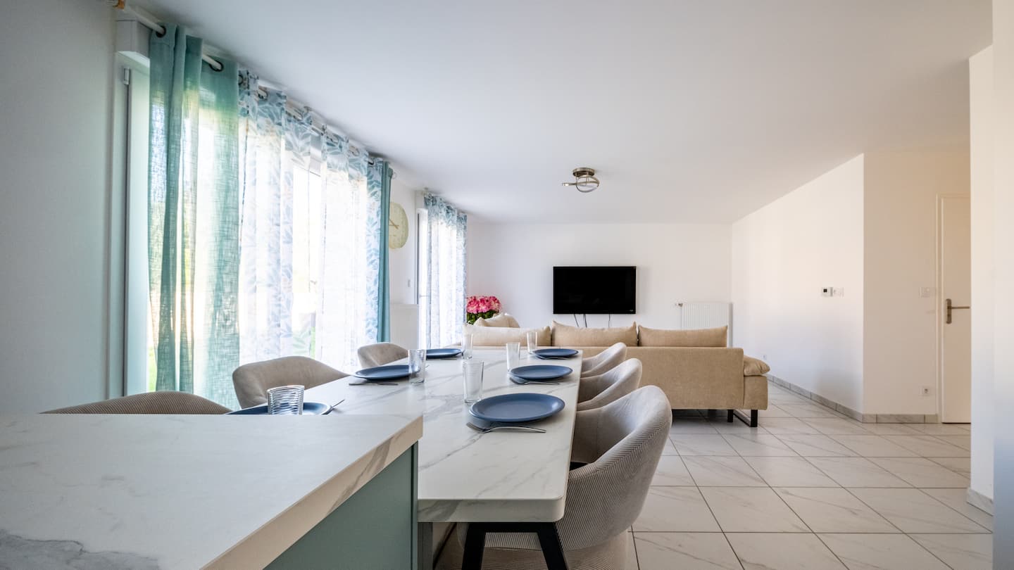 L’Hortensia – Maison familiale — Espace repas