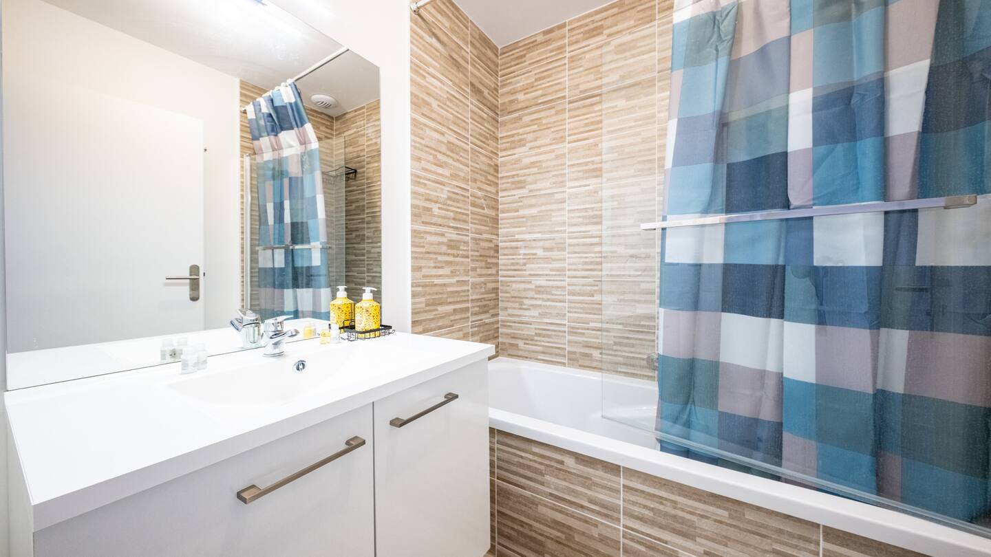 L’Hortensia – Maison familiale — Salle de bain