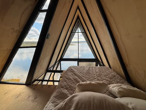 Fontanita · Lakefront Boutique House
