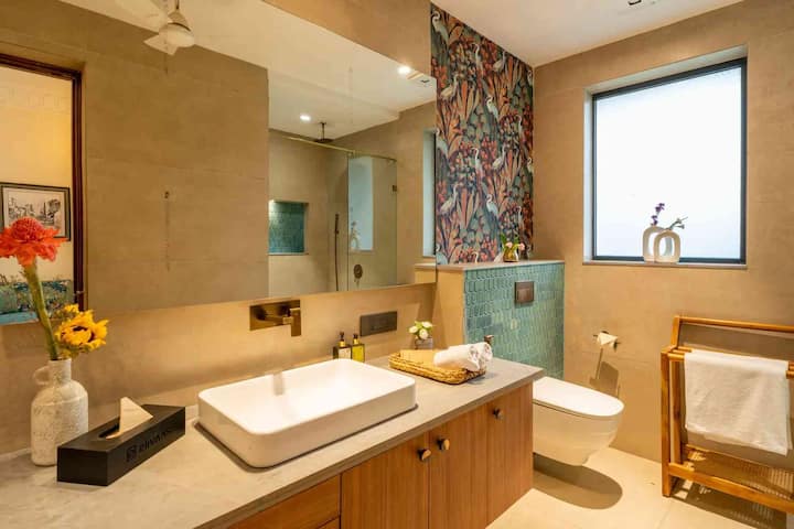 Full bathroom 3 image 1