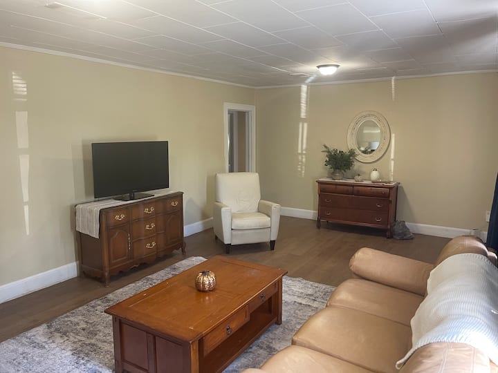 Quiet Neighborhood Duplex Getaway - Douglas, GA
