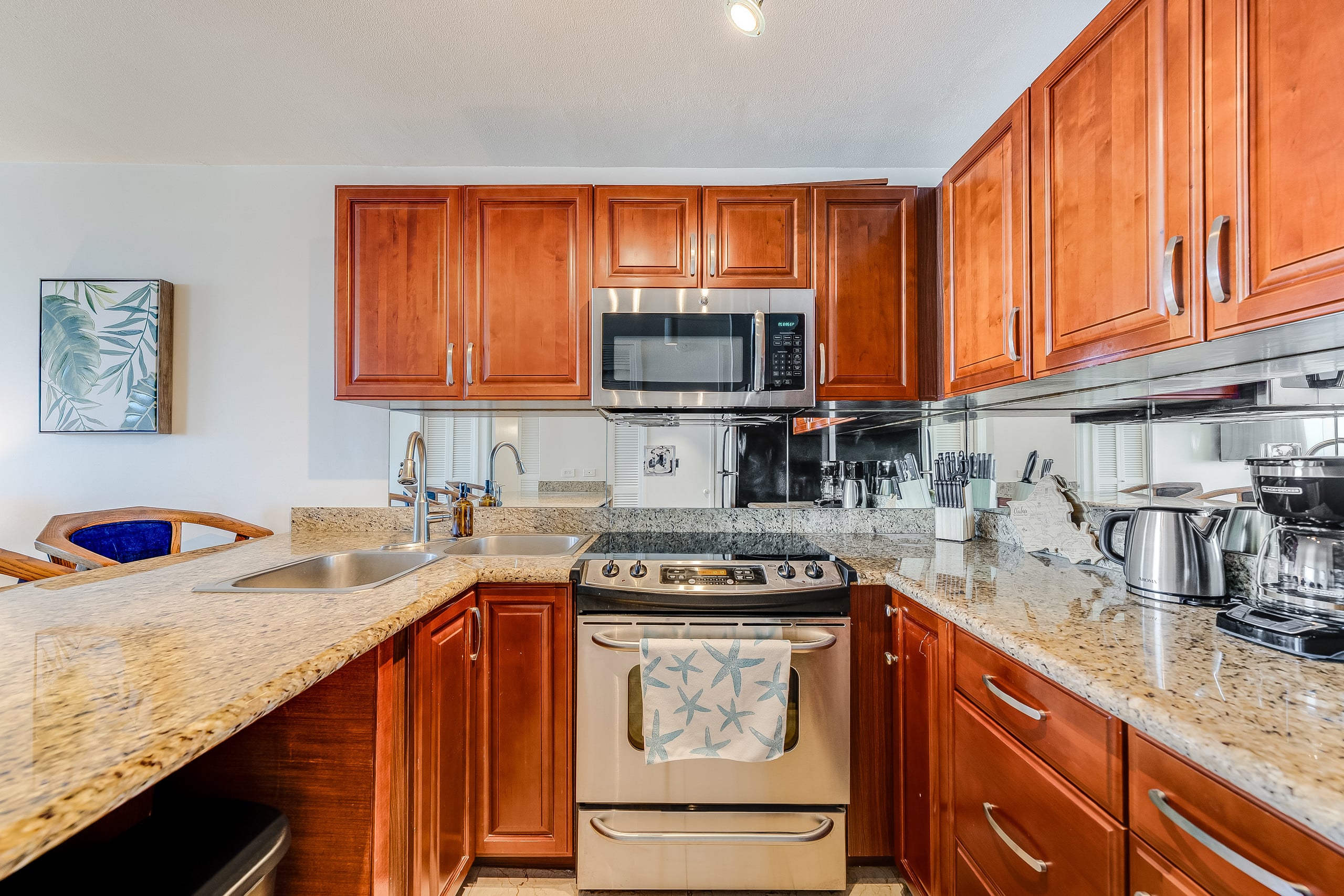 1886 Ilikai Marina 1BR - Top-Floor- Free Fireworks - Image 14