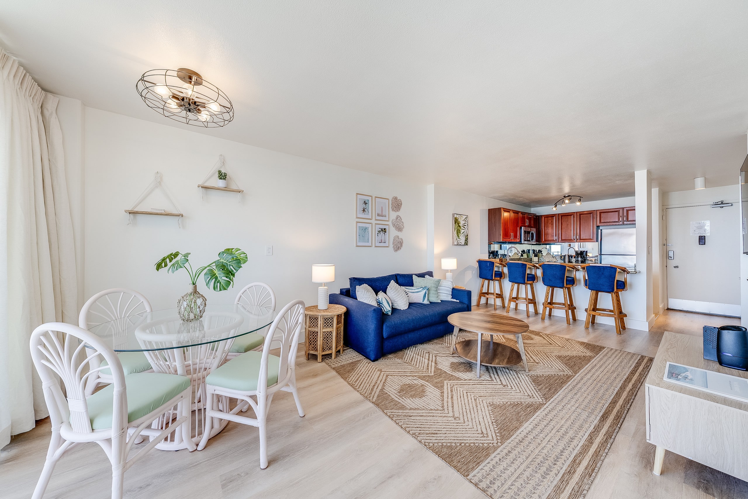 1886 Ilikai Marina 1BR - Top-Floor- Free Fireworks - Image 5