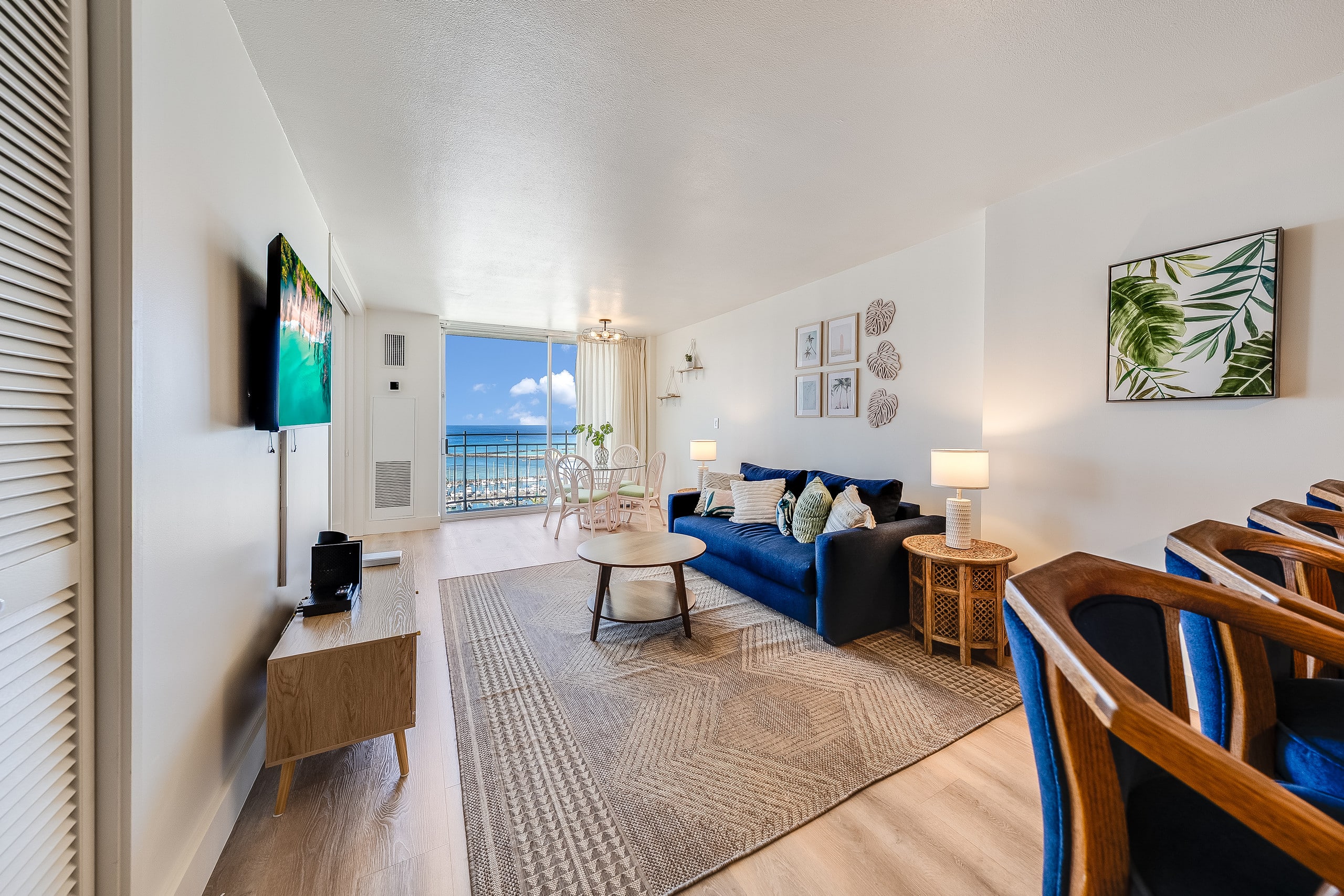 1886 Ilikai Marina 1BR - Top-Floor- Free Fireworks - Image 4