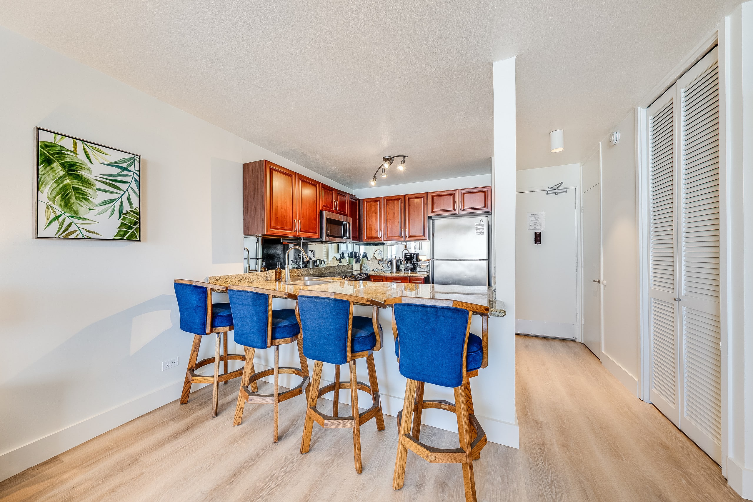 1886 Ilikai Marina 1BR - Top-Floor- Free Fireworks - Image 15