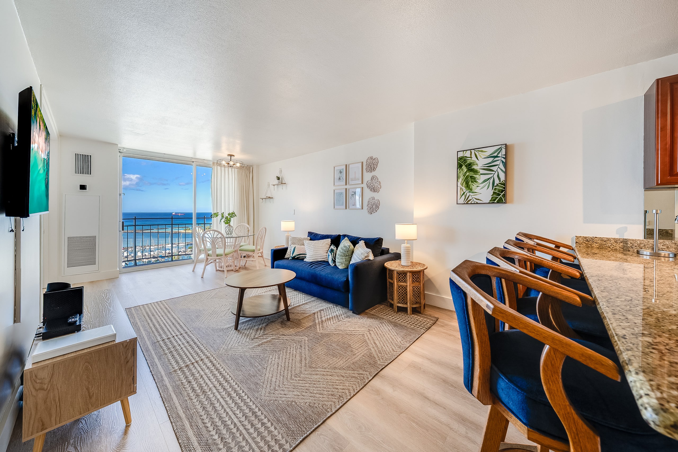 1886 Ilikai Marina 1BR - Top-Floor- Free Fireworks - Image 1