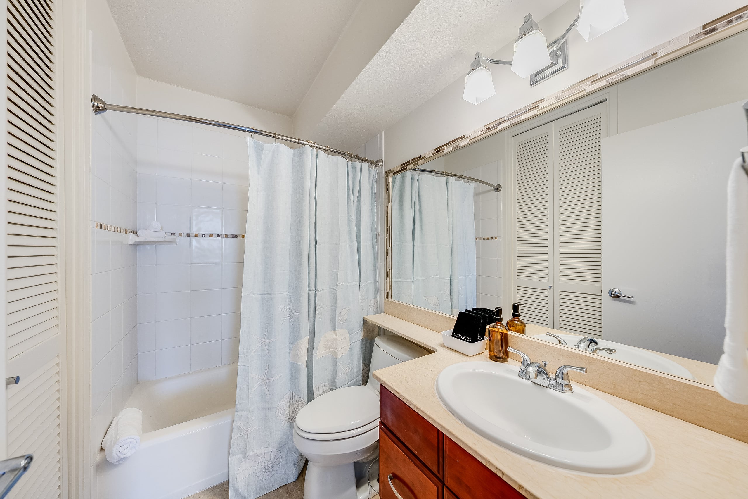 1886 Ilikai Marina 1BR - Top-Floor- Free Fireworks - Image 32