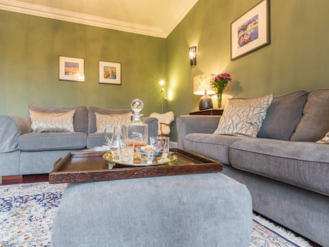 Top performing Airbnb: The Ardross Residence in Inverness And Bona
