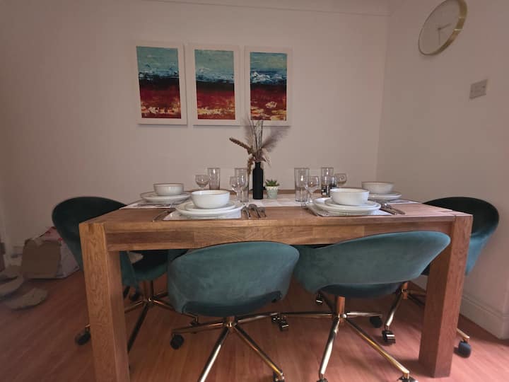 3 Bed House-free Car Parking-10 Mins To Town! - Nottingham
