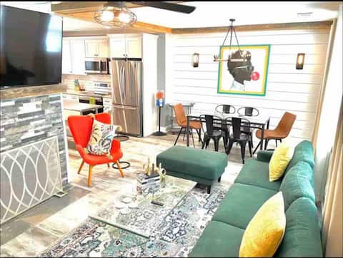 Top Airbnb: Midtown Charm - Cozy, Chic and Safe! in Grove Park