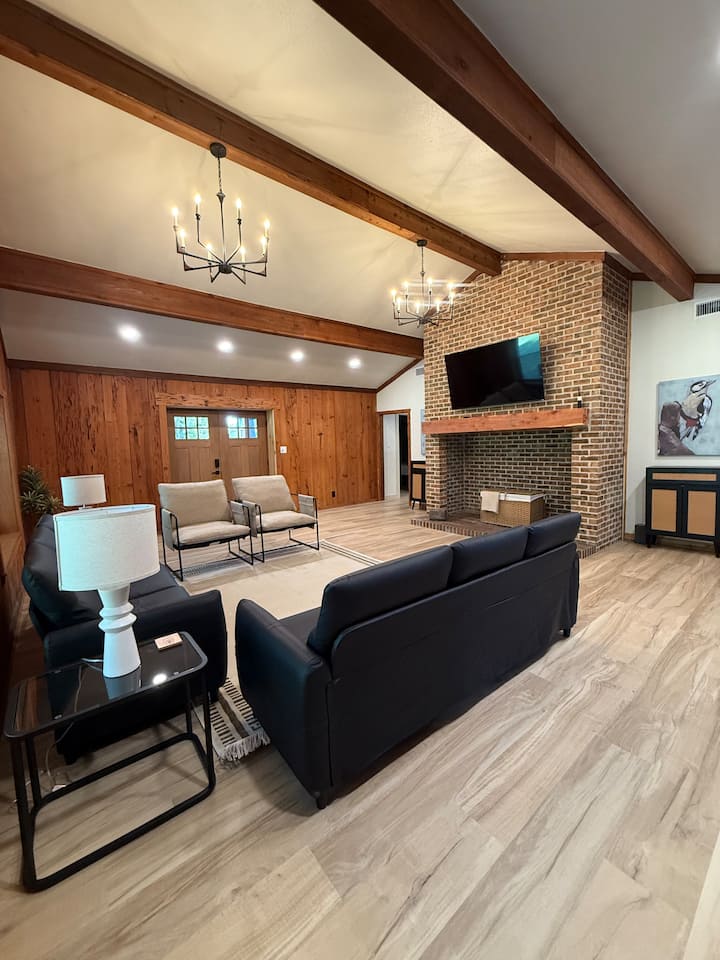 The Pinehaven Getaway Near Texarkana Airport - Texarkana, AR