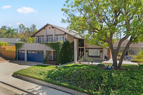 5-Bedroom Farmhouse near Country Club