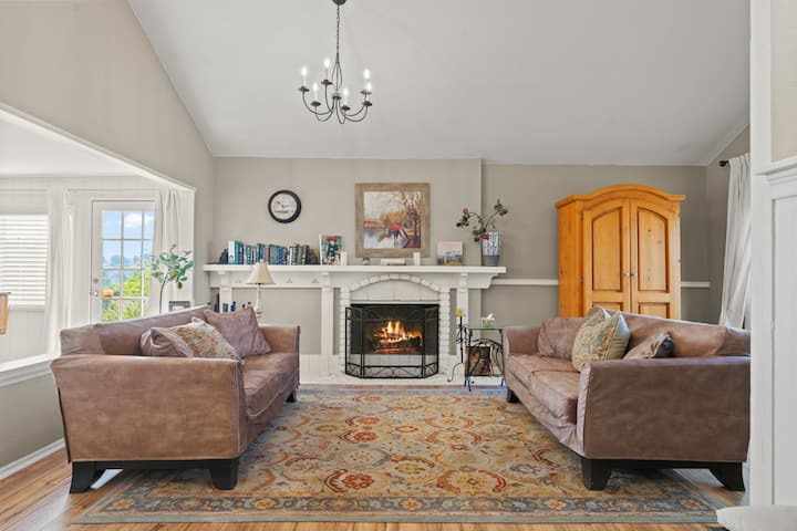 5-bedroom Farmhouse Near Country Club - San Dimas, CA