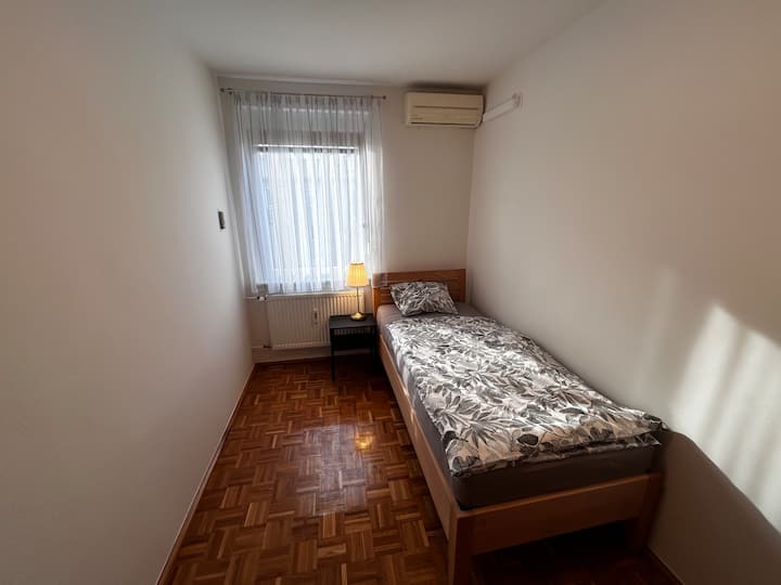 Dhomë gjumi 2