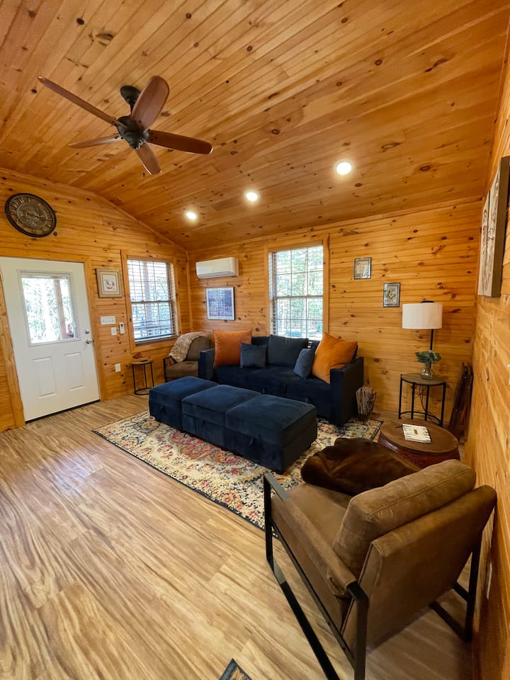 Wolf's Glenn Hideaway. Great Cabin Retreat. - Clarksville, AR