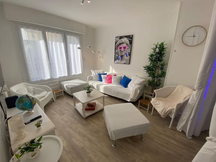 House for 10 people – Beach 30 m away & 40 m² terrace