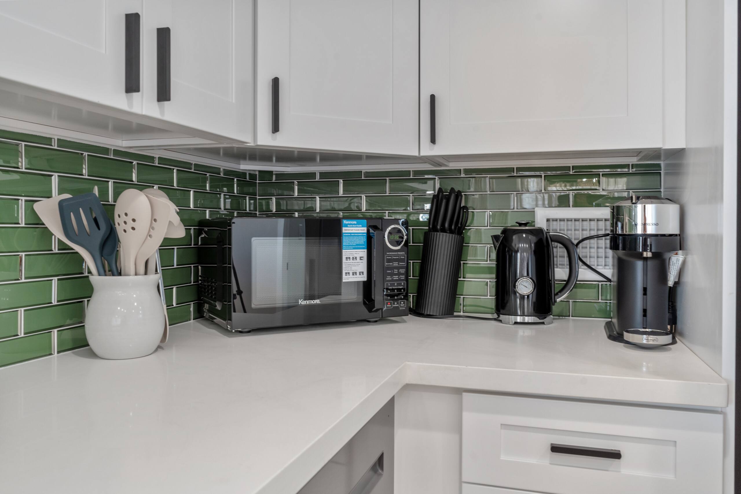 Fully Renovated Beautiful 2bdrm @ Ilikai - Image 15