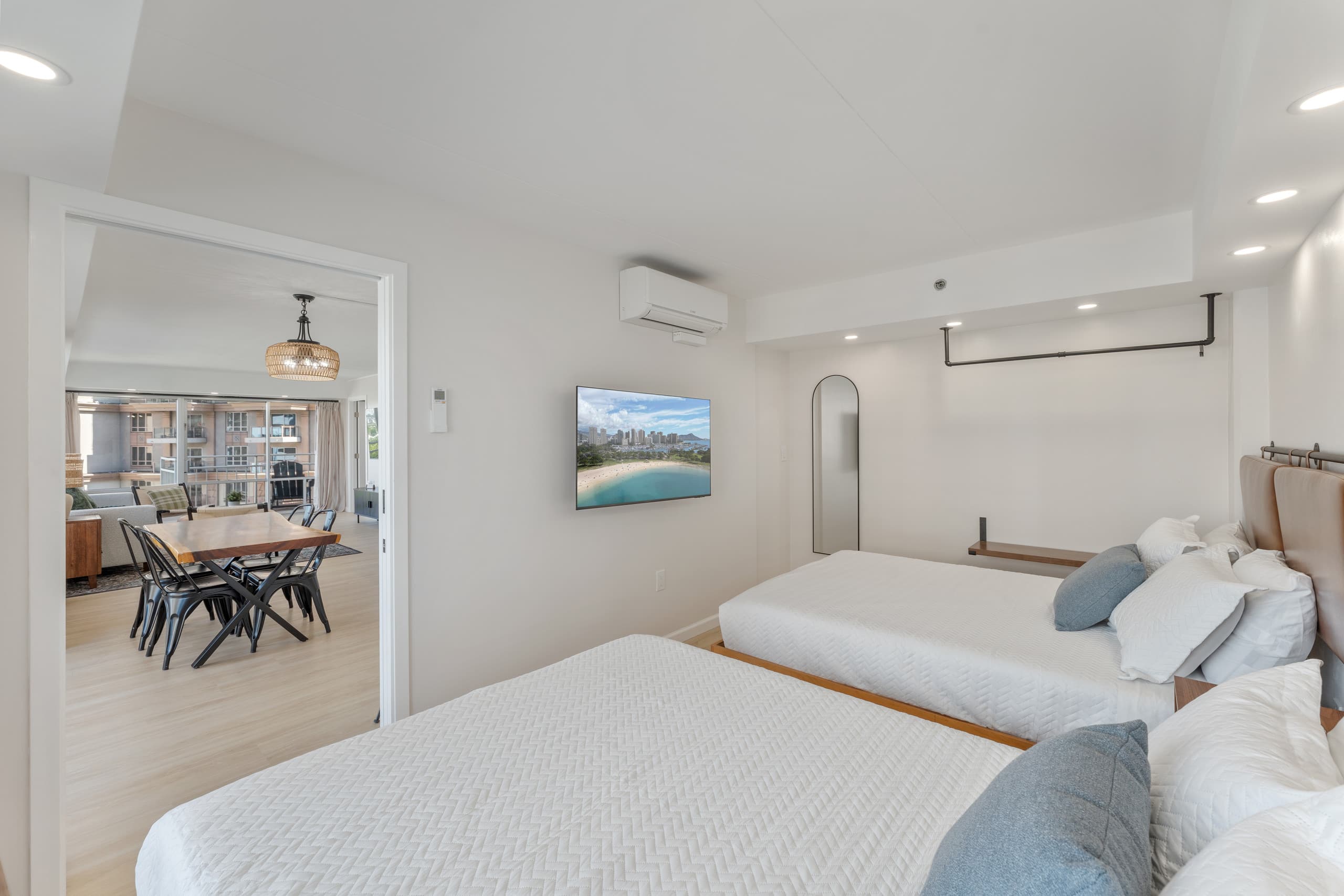 Fully Renovated Beautiful 2bdrm @ Ilikai - Image 30
