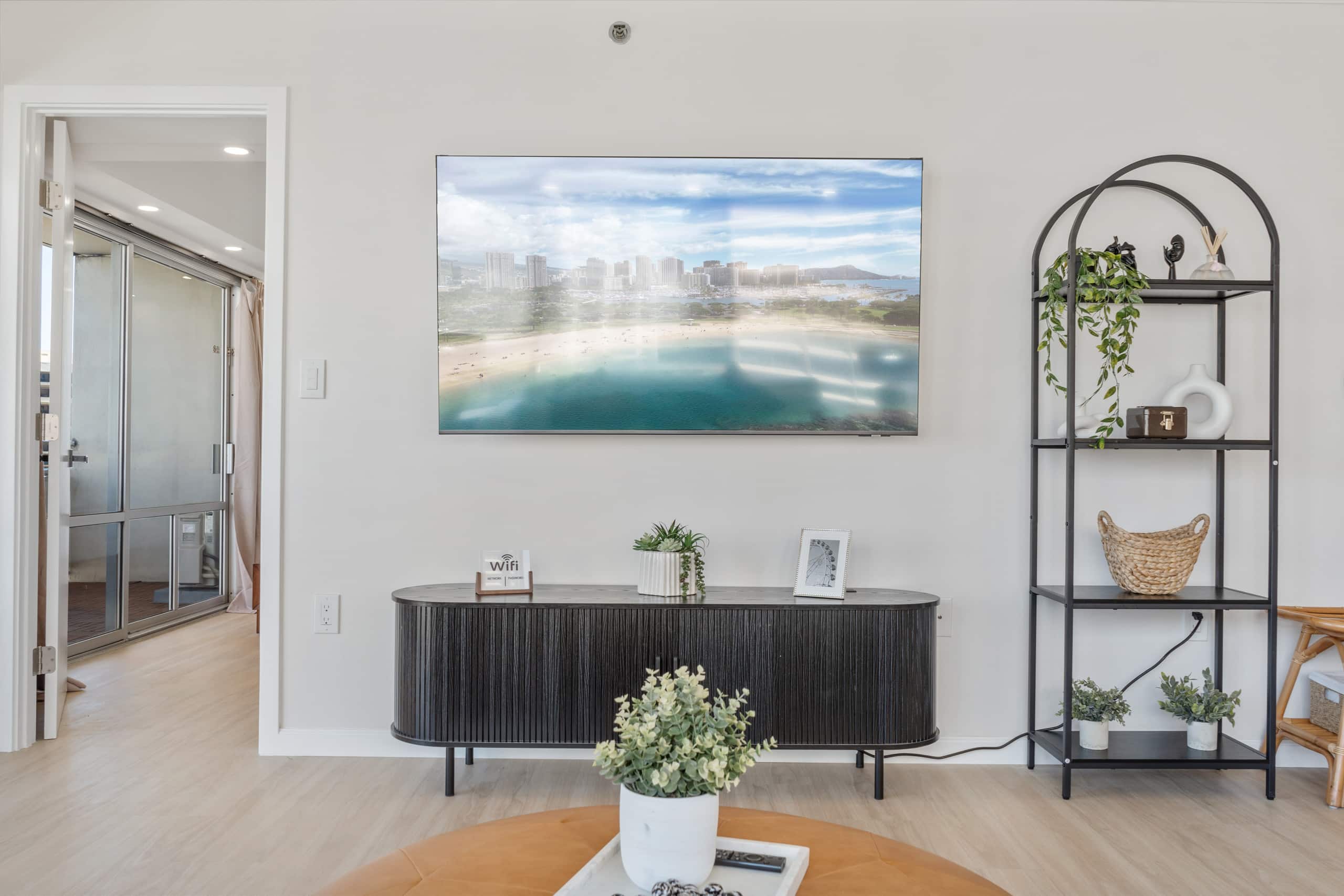 Fully Renovated Beautiful 2bdrm @ Ilikai - Image 3