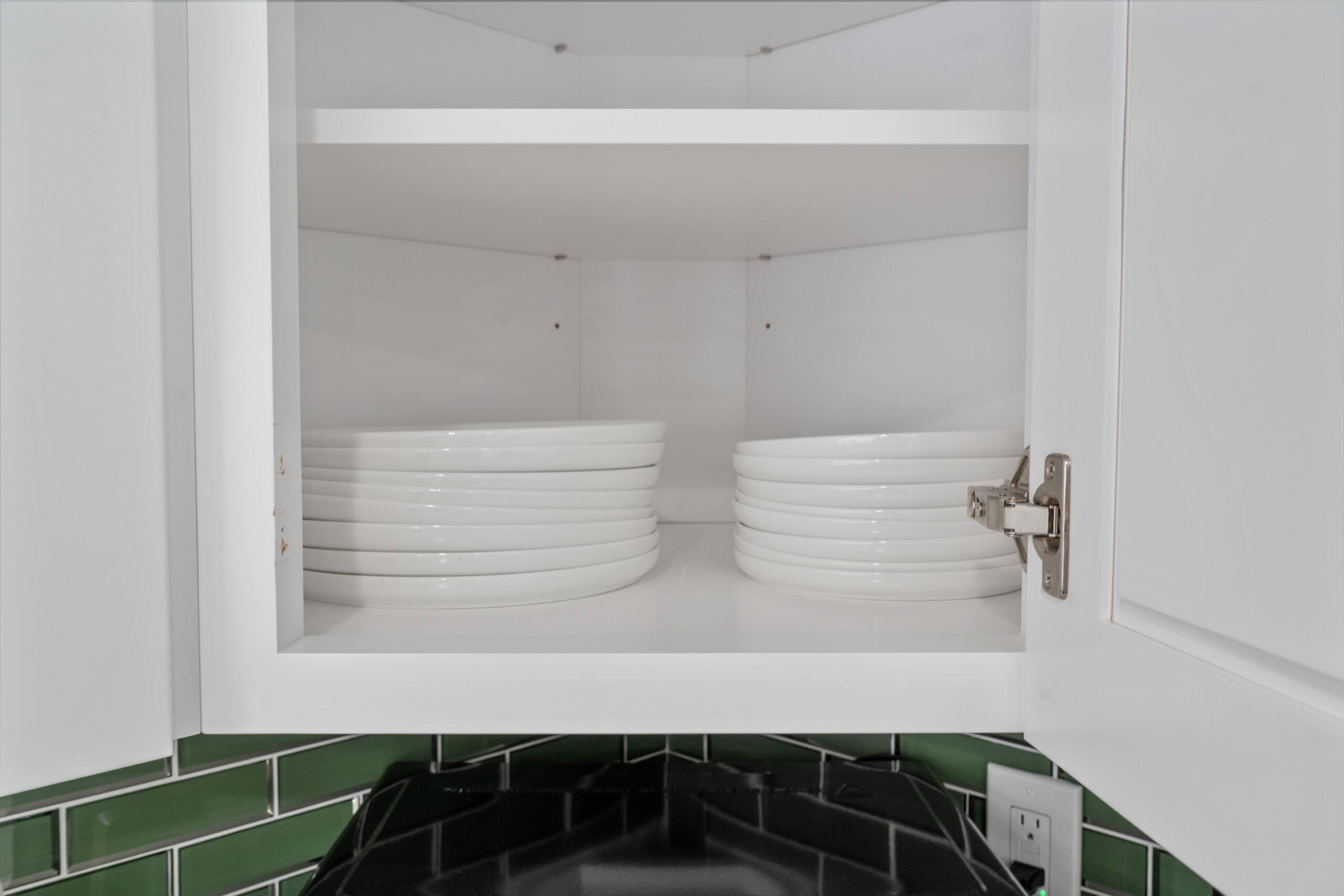 Fully Renovated Beautiful 2bdrm @ Ilikai - Image 8